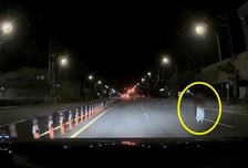 "싸한 느낌" 야간 운전 중 왕복 4차선 한복판에 사람이…무슨 일?