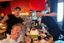 "술병은 들었다" 승리 폭행 피소 그날 사진?...술자리서 '활짝'