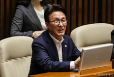 김민석, 조국 '탄핵 발언 지적'에 "걱정 위장한 흔들기"