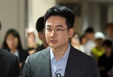 '피습 자작극' 맞지만 선거와 무관?...정이한, 가족사 꺼내며 '무죄' 주장