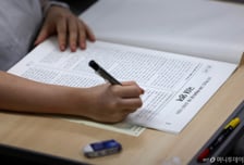 N수생, 작년 수능서 국어·수학 1등급 '싹쓸이'…재학생보다 최대 3배