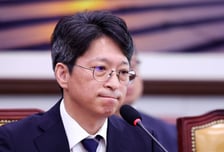홍지선 '영끌 매수' 공방…與 "억지 프레임" 野 "비정상 거주 형태"