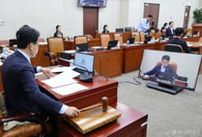 국방위, 강신철 장관 후보자 청문보고서 與 주도 채택…野 불참