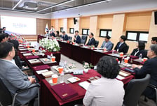 안산시는 3년 전부터 벽깨기…'학교 개방률 93%' 시설 활짝