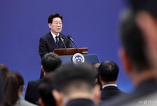 [속보]李대통령 "모두의 대통령, 익숙한 길 아니었기에 쉽지 않았음을 고백"