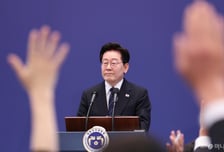 李대통령 "검찰개혁에 사적감정 배제…권력기관 상호견제해야"