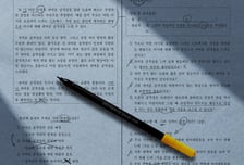 '수능, 출제의 비밀' 이선빈 유재명 김영민 전석호, 다함께 손잡고 '부산행'
