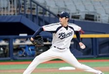 "4연속 안타 맞았다고? 괜찮아" 이강철은 왜 웃었나... ERA 5.92 국대 좌완, KT는 돌아오기만 기다린다
