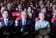 李대통령 "북미대화 재개에 최선…한반도에 평화의 숨결 불어 넣을 것"