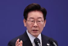 "국민 눈높이서 신중히 결정"...李, 국정쇄신 첫 시험대는 김승원
