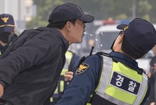 경찰 얼굴에 침 튀기고 욕설...광주 50대 '징역 1년'