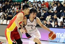 '감독 당장 잘라라, 日에 20점 차 대패라니...' 中 농구 역대급 졸전→분노 세례 '우수수'