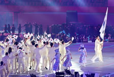 2026 아시안게임 개회…韓 신유빈·김동용 앞세워 16번째 입장