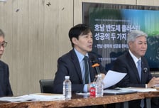 조국 "李대통령 뜻에 따라…자칭 친명, 멸칭·갈라치기 중단하라"