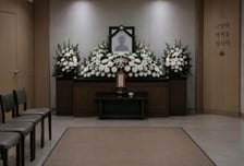 "동료 모친상인데, 잠깐 출근해야" 그 공무원...악플 '신고' 경고