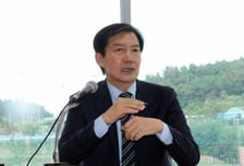 조국, 농지 조사에 "투기는 잡되, 농민들 흔들어선 안 돼"