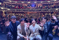 예매율 1위 '암살자(들)', 토론토서 먼저 알아봤다! 극찬세례