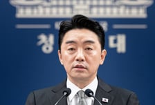 강훈식 비서실장, 李대통령에 사의…"종합적 책임 지는 차원"