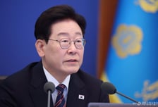 李대통령, 강훈식 사의에 "아직 결정 못해…어려운 긴 기간 고생"