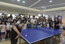 '탁구공으로 韓·中 이었다'…북경한국국제학교 찾은 자오즈민
