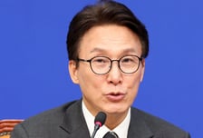 김민석, '멸칭' 논란에 "역지사지로 절제하는 노력 필요"