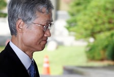 [속보]조희대 대법원장 "靑 대법관 재제청 요구에 응할 수 없다"
