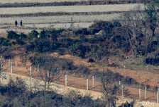 DMZ 폭발, '北MDL 지형변화' 조사 중 발생…'군 간부' 생명 지장 없어