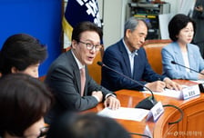 與, 동물과더불어TF 출범…"필요한 일 교통정리 해달라, 입법 다룰 것"