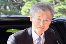 與, 조희대 재제청 거부에 "제왕적 사법관…즉각 사퇴해야"