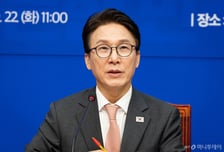 김민석, 조희대에 "황당할 따름…본인은 합헌, 대통령은 위헌인가"