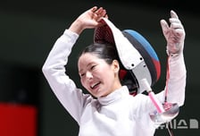 항저우 은메달 한 풀었다…송세라, 女에페 개인전 금메달 '한국 6호 금'