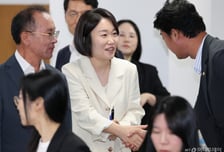 '규제개혁' 외친 이소영 중기장관 취임…벤처정책 어떻게 바뀔까