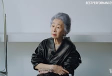 79세 윤여정, '20세 연하남'과 얽힌 회장 역할…"왜 안 되나" 유쾌
