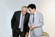 "뮤즈가 살렸다" 280만 열광 낙관론 vs "10억명 사망" 비관론