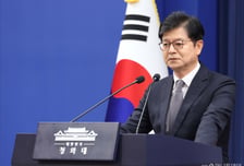 '北 포로, 비공개 합의 없었다' 우크라에 靑 "거짓 발표, 강력한 유감"