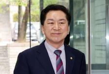 특검, '김건희 로저비비에 클러치백' 김기현 의원에 징역 1년 구형