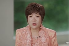 "침대서 일어서지도 못해"…김연자, 급성 파킨슨병 母 생각에 오열