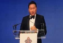 최태원, 젠슨 황 '밴플리트상' 축하…"AI 최전선서 만난 한미 파트너십"