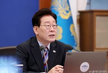李대통령 "韓성장률 1.1%p 상향 조정"…3대 '사회 정책' 추진"
