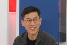 "번데기 아이큐 수준의 허접 음모론" 진중권, '암살자(들)' 비판