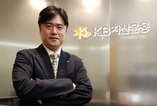 쏟아지는 ETF, 상품 넘어 '정보 경쟁'… KB운용의 승부수는?