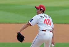 "선발 한 자리 줘도 괜찮다" KBO 10번째 진기록 실패에도 사령탑 웃었다! 류현진-소형준 뒤 잇는 20세 에이스 찾았으니까