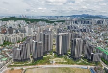 물 청소 못하는 화장실?…"변기 바꿔줘" 난리난 '국평 40억' 아파트