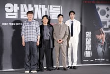 '암살자(들)' 논란에도 무대인사 예정대로…이동진은 리뷰 내렸다