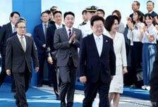 [속보]李대통령, 대호 김종서함 진수석서 "조선업, 자부심이자 해양강국의 원동력"