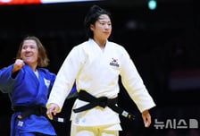 日 천적도 이겼는데... '3전 전승' 상대에 발목 잡힌 유도 장세윤, 투혼의 은메달 '골반 찢기는 고통 견뎠다' [아이치 나고야 AG]