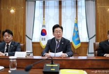 李대통령 "세금으로 지방 이전기업 주거 지원, 왜 문제인가"