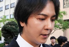 '102일 무단결근' 송민호, 병역법 위반 유죄 판결…실형은 모면