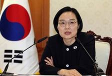 한성숙 총리 "공직자 근무 방식 바꿔야…AI 혁신스토어 연내 오픈 목표"