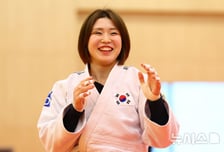 역시 허미미, 한국 유도 첫 金 쾌거... '누르기 한판→11초 유효' 적수 없는 '완벽 실력' [아이치 나고야 AG]